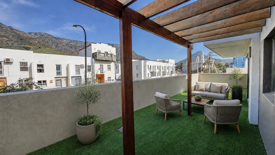 2 Bedroom Property for Sale in Zonnebloem Western Cape